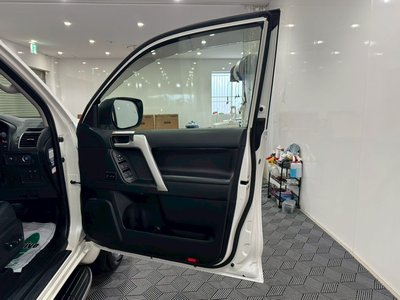 TOYOTA LAND CRUISER PRADO - 10