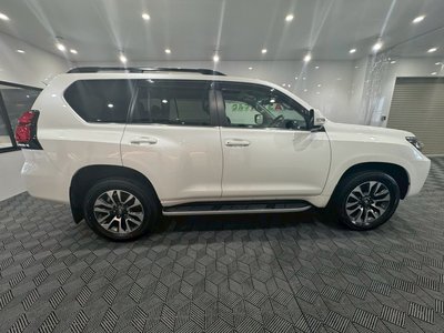 TOYOTA LAND CRUISER PRADO - 9