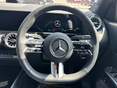MERCEDES-BENZ GLA - 9
