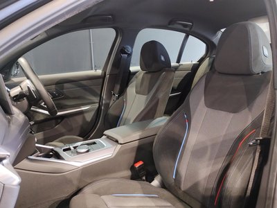 صورة مصغرة 18 لـ 2025 BMW 3 SERIES