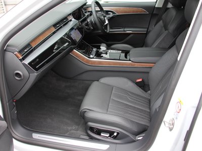 2024 AUDI A8 — миниатюра 32