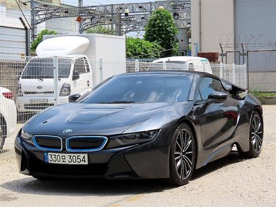 2019 BMW I8 — фото 1