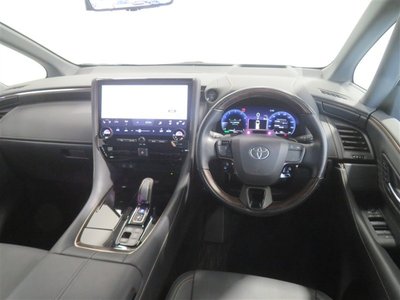 2024 Toyota ALPHARD — фото 9