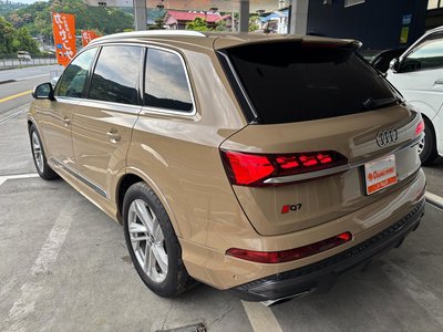 AUDI Q7 - 10