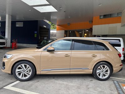 AUDI Q7 - 8