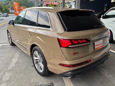 AUDI Q7 - 9