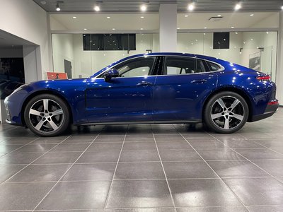 صورة 9 لـ 2024 Porsche PANAMERA