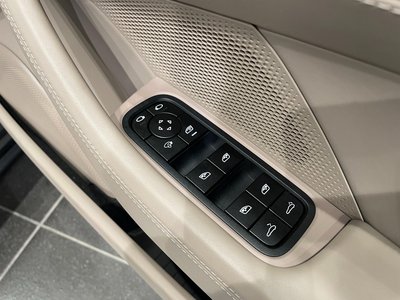 صورة مصغرة 34 لـ 2024 Porsche PANAMERA