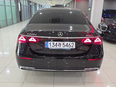 MERCEDES-BENZ E-CLASS - 3