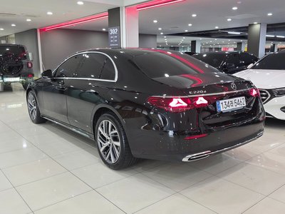 MERCEDES-BENZ E-CLASS - 5