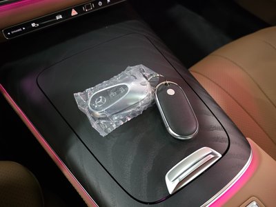 MERCEDES-BENZ E-CLASS - 9