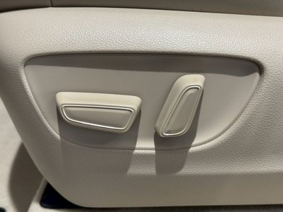 2025 Toyota LAND CRUISER 300 缩略图 50