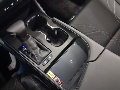 صورة 9 لـ 2025 Lexus ES
