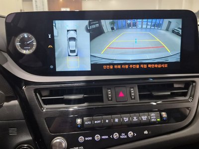 2025 Lexus ES — миниатюра 15