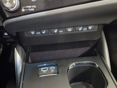2025 Lexus ES — миниатюра 16