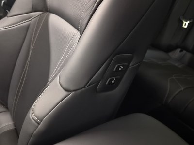 2025 Lexus ES — миниатюра 18