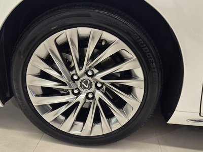 صورة 6 لـ 2025 Lexus ES