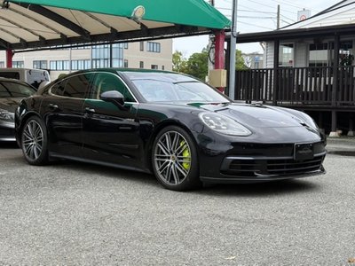 PORSCHE PANAMERA - 4