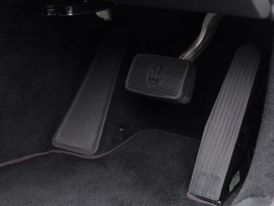 2010 Maserati QUATTROPORTE — миниатюра 47