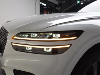 صورة 9 لـ 2022 Genesis GV70