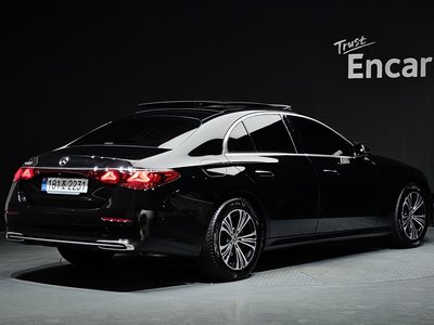 MERCEDES-BENZ E-CLASS - 4