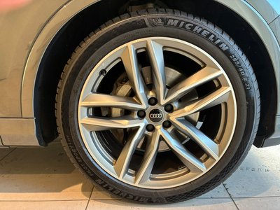 AUDI Q7 - 8