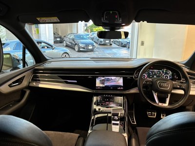 AUDI Q7 - 10