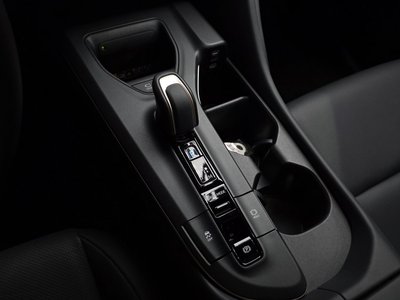 TOYOTA CROWN CROSSOVER - 9