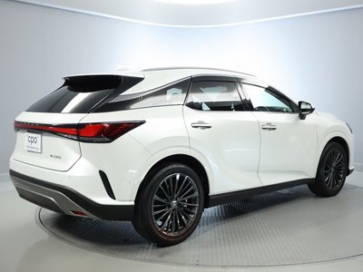 صورة 4 لـ 2024 Lexus RX