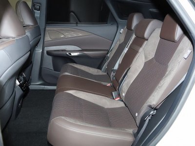 صورة 9 لـ 2024 Lexus RX