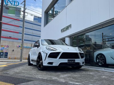 PORSCHE CAYENNE - 1