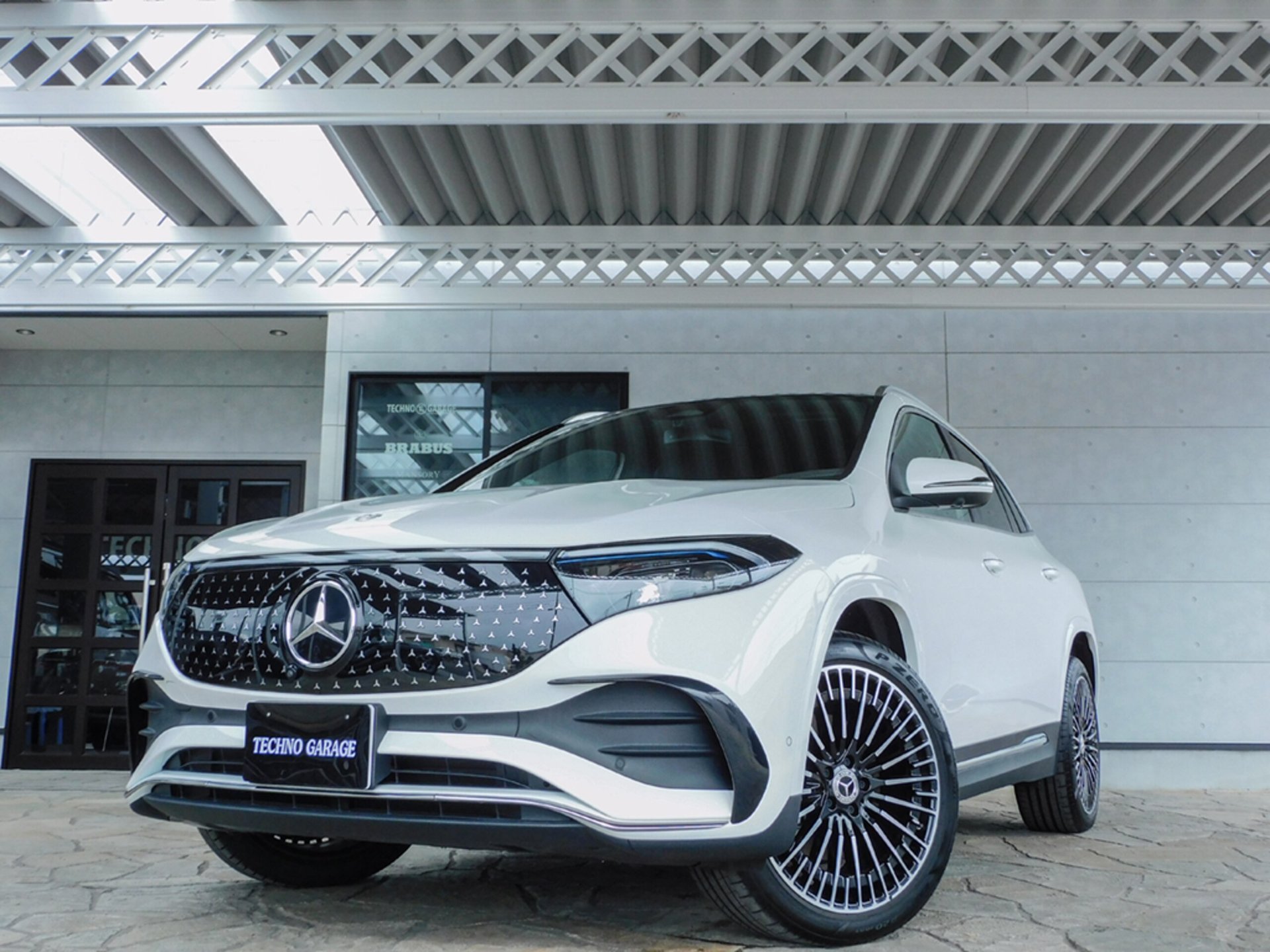 MERCEDES-BENZ EQA - View 1