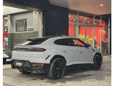 LAMBORGHINI URUS - 2