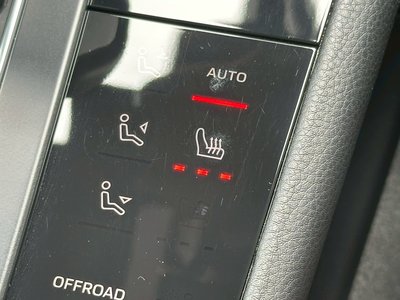 صورة 7 لـ 2023 Porsche MACAN