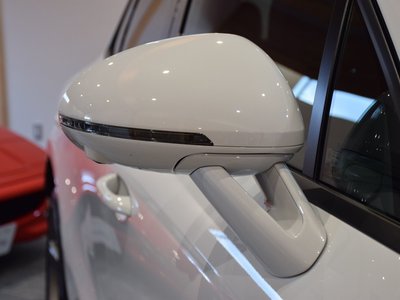 PORSCHE MACAN - 8