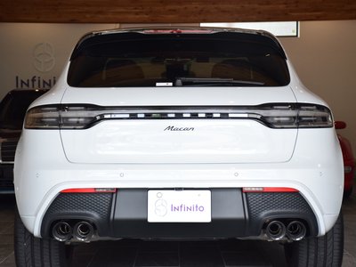 PORSCHE MACAN - 3