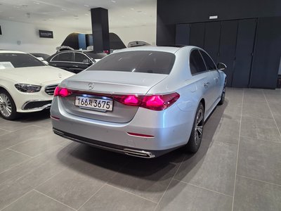 MERCEDES-BENZ E-CLASS - 4