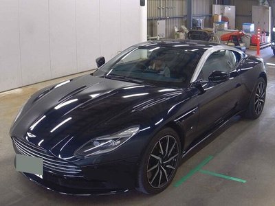 ASTON MARTIN DB11 - 4