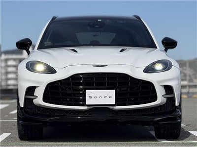 ASTON MARTIN DBX - 4