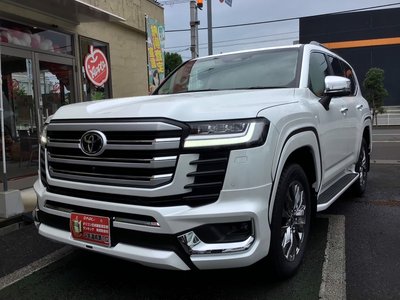 TOYOTA LAND CRUISER 300