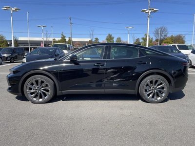 TOYOTA CROWN CROSSOVER - 2