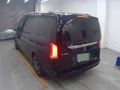 صورة 1 لـ 2022 Mercedes-BENZ V-CLASS