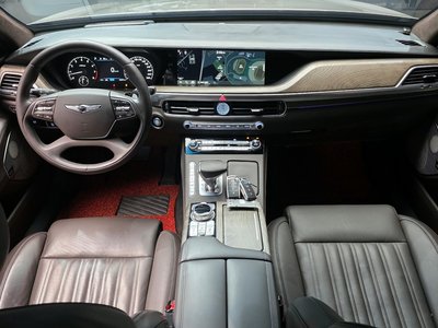 2019 Genesis G90 photo 4