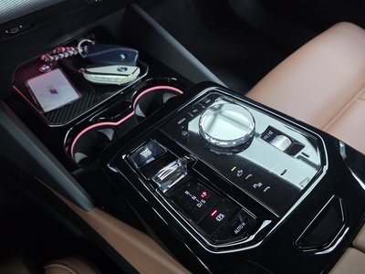 صورة مصغرة 12 لـ 2024 BMW 5 SERIES