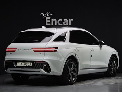 صورة 4 لـ 2022 Genesis GV70