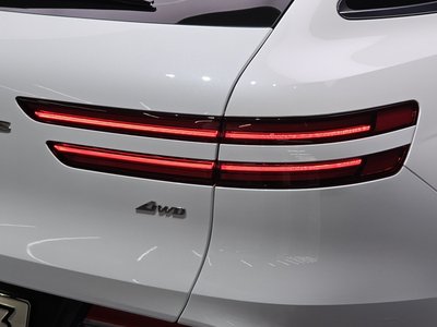 صورة 10 لـ 2022 Genesis GV70