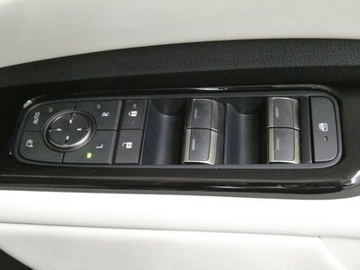 صورة مصغرة 21 لـ 2024 Lexus LM