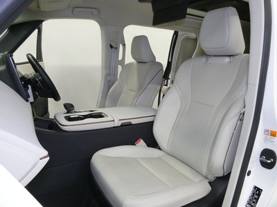 صورة مصغرة 22 لـ 2024 Lexus LM