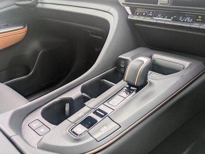 2023 Toyota CROWN CROSSOVER thumbnail 18