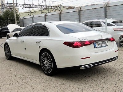 MERCEDES-BENZ E-CLASS - 2